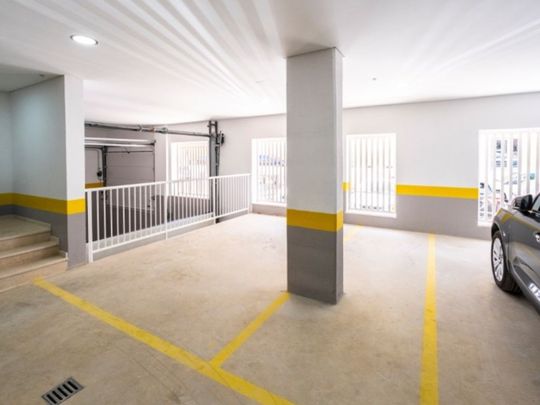 4 room luxury Flat for rent in Cascais e Estoril, Portugal - Photo 1
