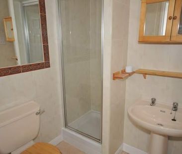 2 bedroom semi-detached house to rent - Photo 6