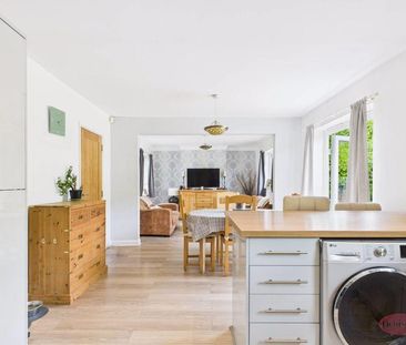 4 bedroom detached house to rent - Photo 5