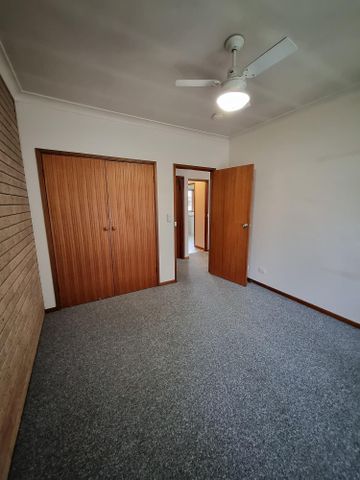 Walk to work and the river - Photo 5