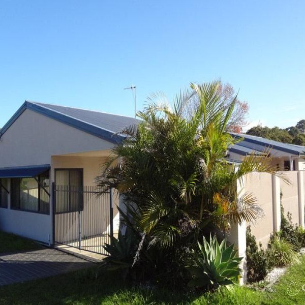 Coastal Living in Popular Location - Photo 2