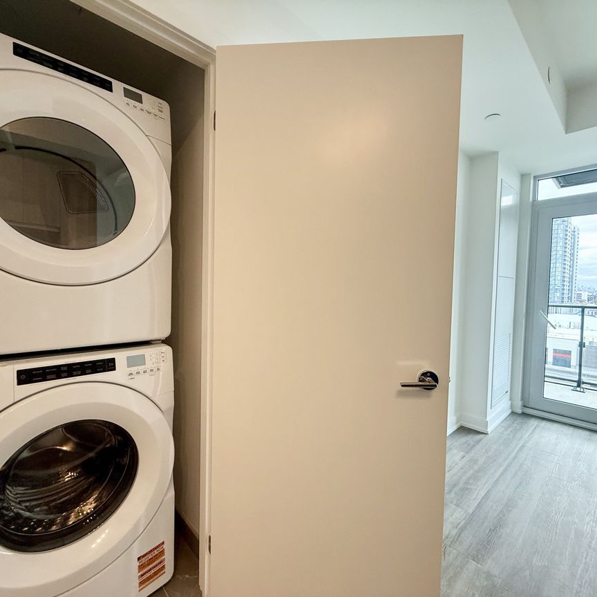 For Lease - 1037 The Queensway, Etobicoke Quay, Toronto, Ontario - Photo 1