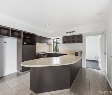 Spacious Unfurnished Townhouse in a Great Location - Photo 4