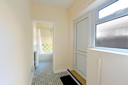 2 bedroom terraced house to rent - Photo 3