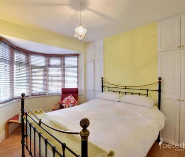 3 bedroom semi-detached house to rent - Photo 2