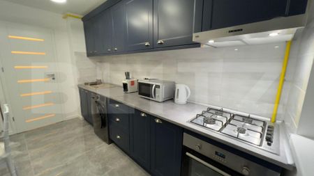 Apartament 2 camere, modern/lux , zona 1 Mai - Photo 2