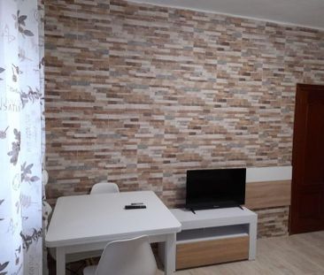 Alquiler de piso en Zapillo - Foto 1