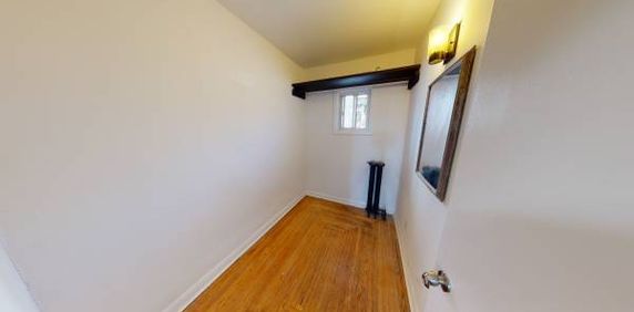 BLOOR ST W & DOVERCOURT RD - THREE BEDROOM + DEN (ID#53H2) - Photo 2