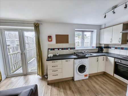 2 Quaker Lane, Plymouth - Photo 5