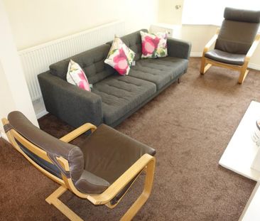 3 bedroom House To Let - Photo 2