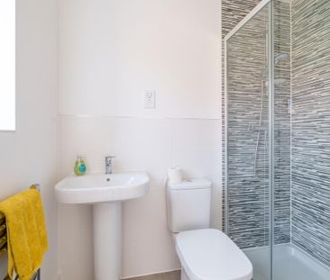 3 bedroom semi-detached house to rent - Photo 6