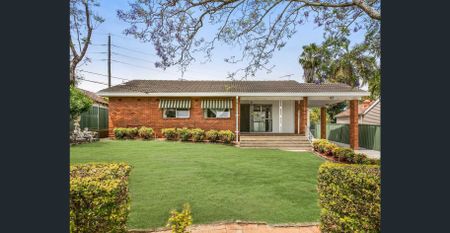 Spacious Family Home with a Generous Backyard - Photo 5