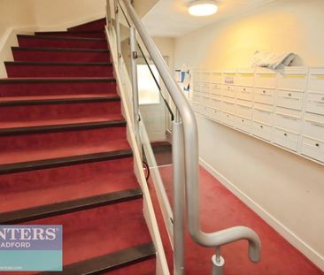 2 bedroom Flat To Let - Photo 4