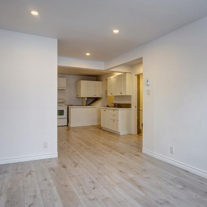 3 1/2 rénové à neuf à St-Eustache - Libre maintenant - TOUT INCLUS - Photo 1