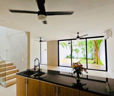 EN RENTA AMPLIA CASA TIPO TOWNHOUSE, CON ALBERCA EN TEMOZON NORTE M... - Photo 3