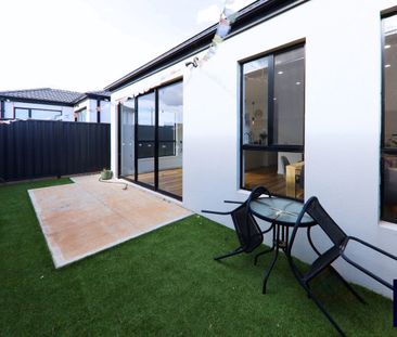 NEAR NEW STUNNING HOME FOR RENT IN TRUGANINA CLOSE TO BACCHUS MARSH... - Photo 3