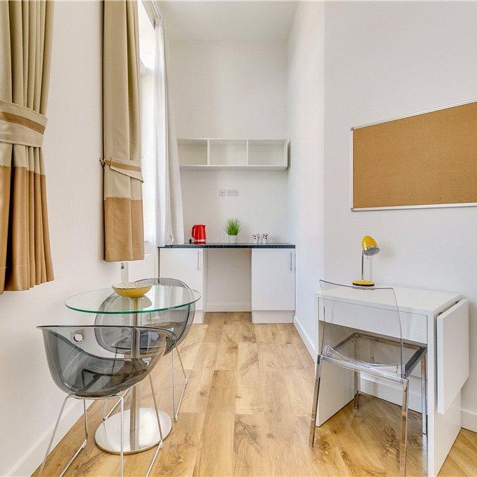 Studio to rent - Photo 1