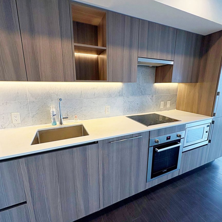 For Lease - 17 Bathurst Street Unit# 2516, Toronto, Ontario - Photo 1