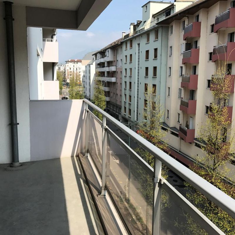 Location Appartement 2 pièces 49m² ANNECY 74000 - Photo 2