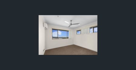 High in Brassall - Photo 4