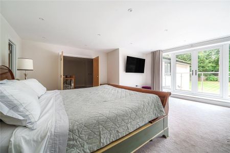 6 bedroom detached house to rent - Photo 5