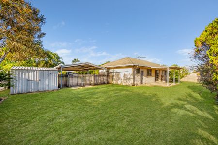 Freshly Painted Family Home - Photo 2