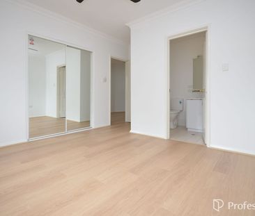 Three Bedroom, Two Bathroom Apartment - Photo 6