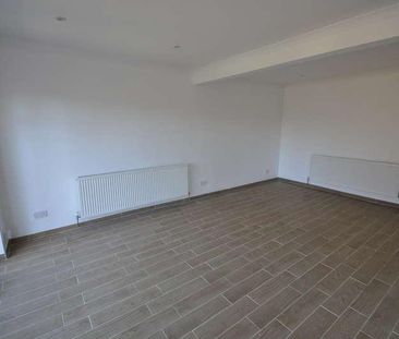 Gifford Road, Benfleet, SS7 - Photo 2