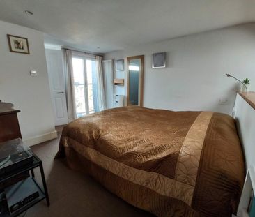 4 Bed Semi-Detached House, Woodville Road, CR7 - Photo 4