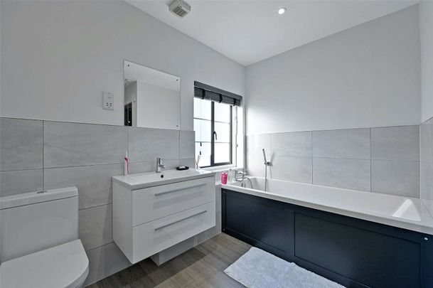 A recently updated two bedroom cottage, located on the Harleyford Estate - Photo 1