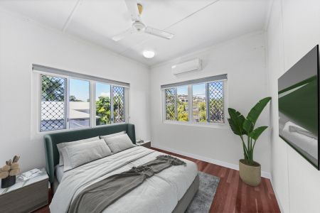 Rare Top Floor Art Deco Unit in an Unmatched Location! - Photo 3