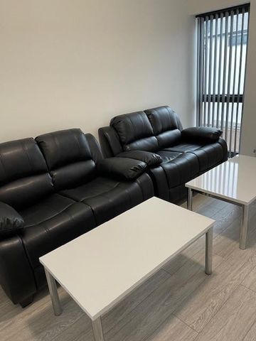 4 bedroom apartment to rent - Photo 2