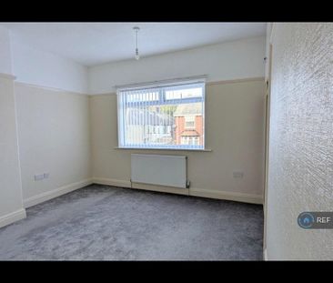 2 bedroom end of terrace house to rent - Photo 4