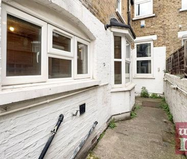 5 bedroom terraced house to rent - Photo 4