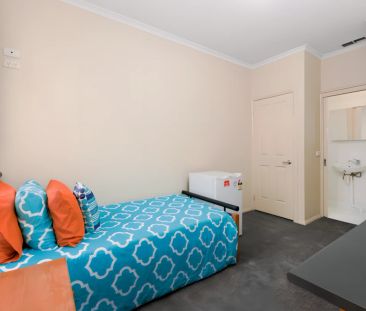 Unit 5 Townhouse - Photo 4