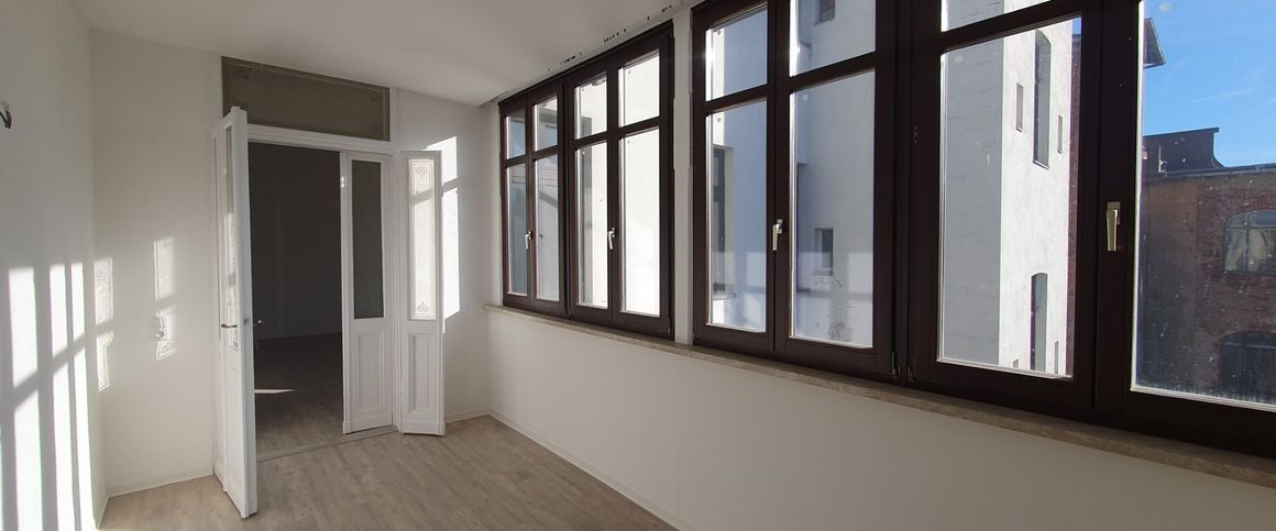 Erstbezug nach Sanierung ! große 2- RWE mit Wintergarten im Görlitzer Zentrum ! - Photo 1