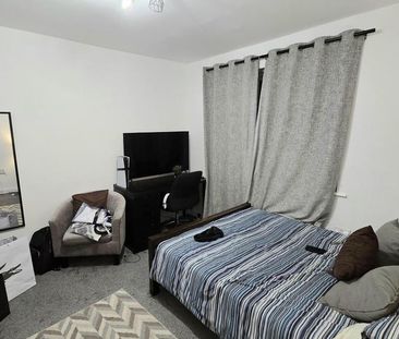 4 bedroom terraced house to rent - Photo 4