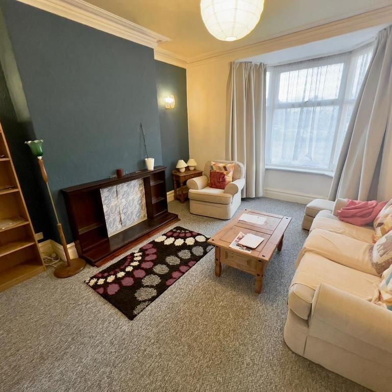 2 bedroom private hall to rent - Photo 1