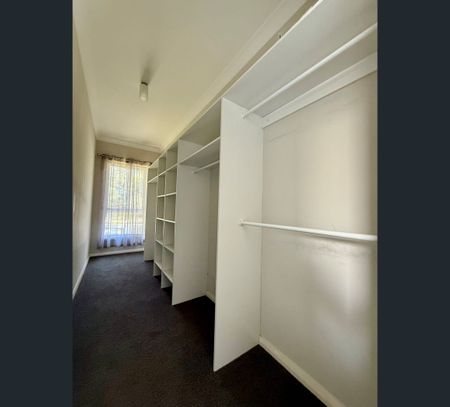 7 Gallinulla Place, Glenmore Park, NSW 2745 - Photo 5