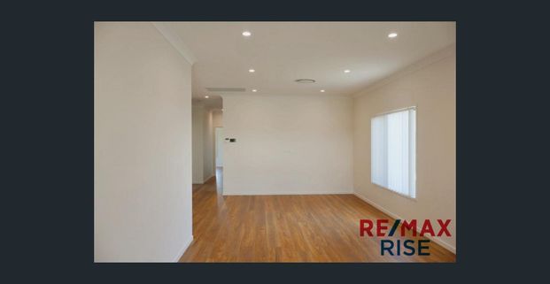 A Family Home You’ll Love – With Views You’ll Never Forget - Photo 1