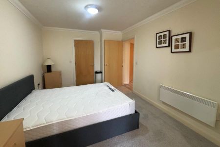 2 bedroom apartment to rent - Photo 4