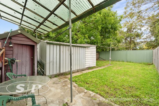 Spacious three bedroom house - Photo 1