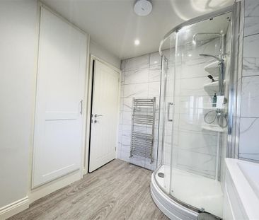 1 bedroom character property to rent - Photo 1