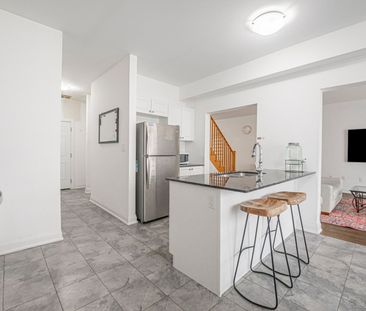 For Lease - 42 Alaskan Heights, Barrie, Ontario - Photo 2