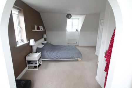 4 bedroom terraced house to rent - Photo 2