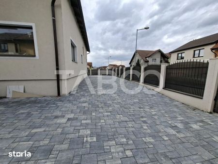 Casa individuala de inchiriat 6 camere 3 bai curte Tineretului Sibiu - Fotografie 3