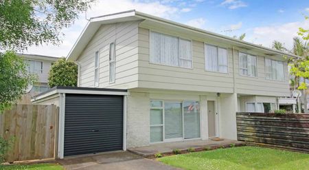 Sunny home in Bucklands Beach - Photo 4