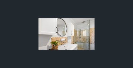 Stunning second floor apartment - Photo 5