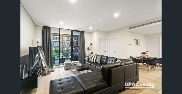 MODERN SPACIOUS APARTMENT - Photo 1