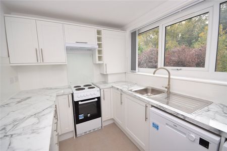 25A, Gledhow Wood Road, Leeds, West Yorkshire, LS8 4BZ - Photo 2